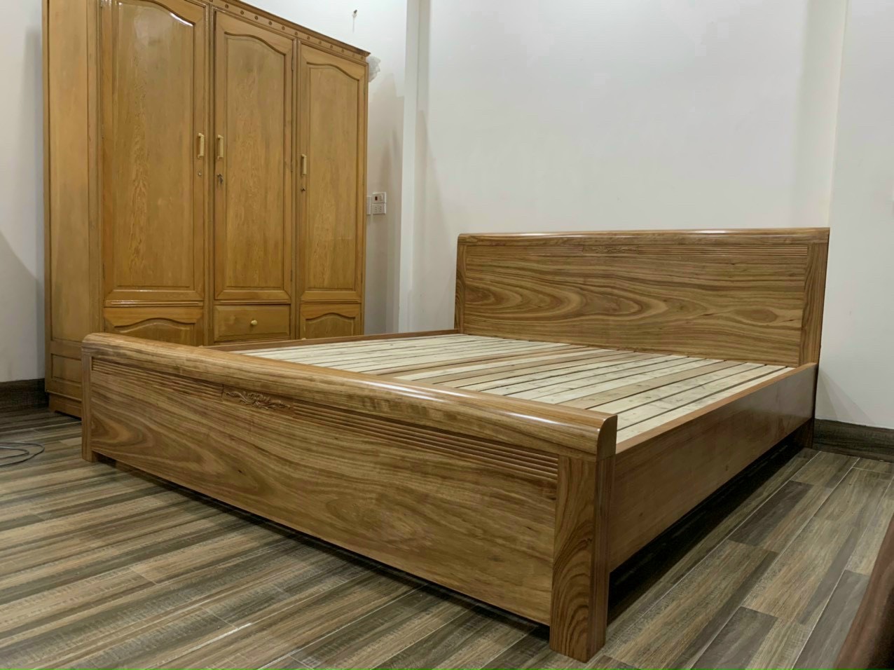 Giuờng Gỗ Teck Hương  1m6*2m Hải Phòng.