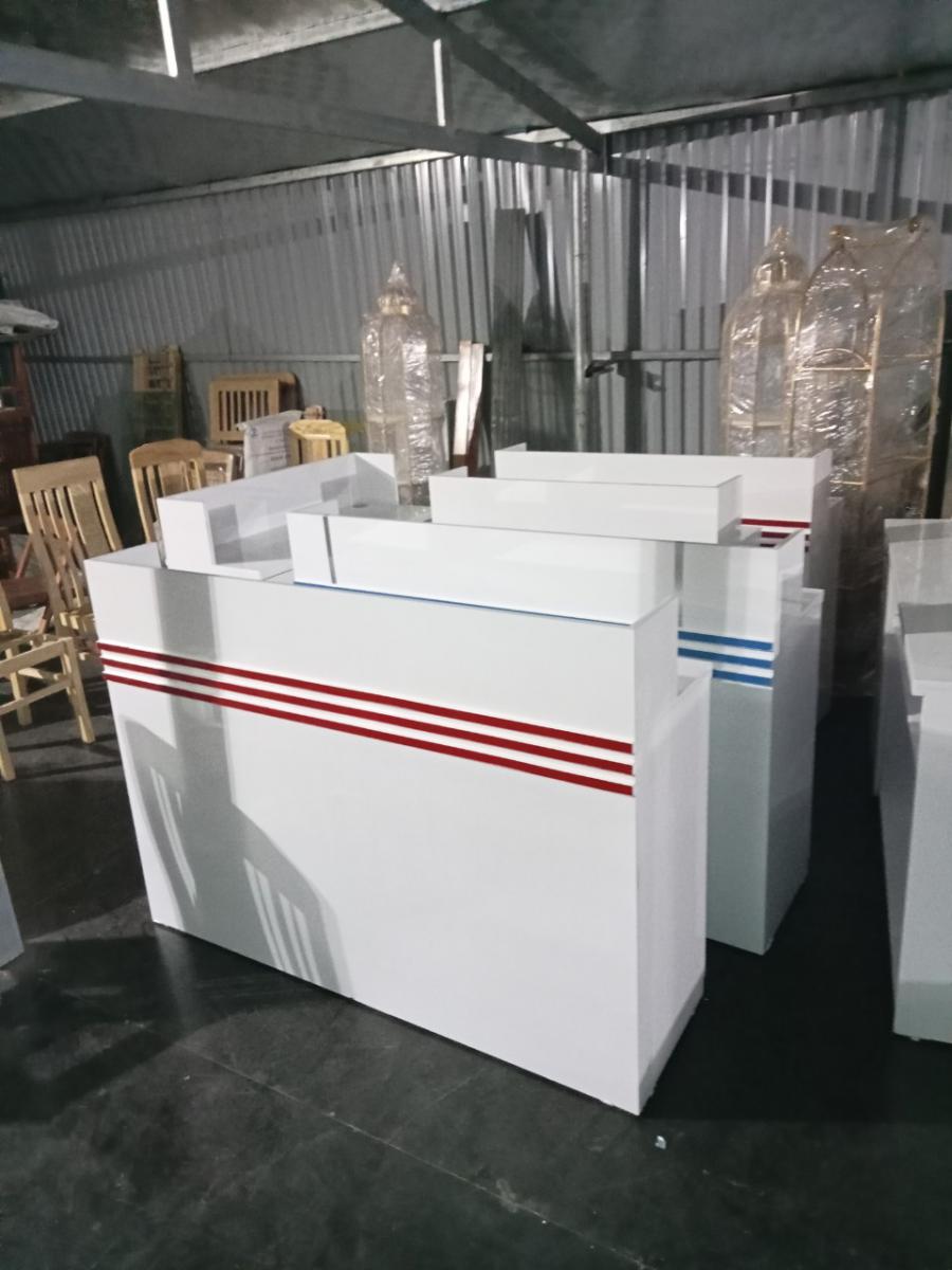 Quầy Thu Ngân Gỗ Sơn Ngang 1m2 Tại Hải Phòng