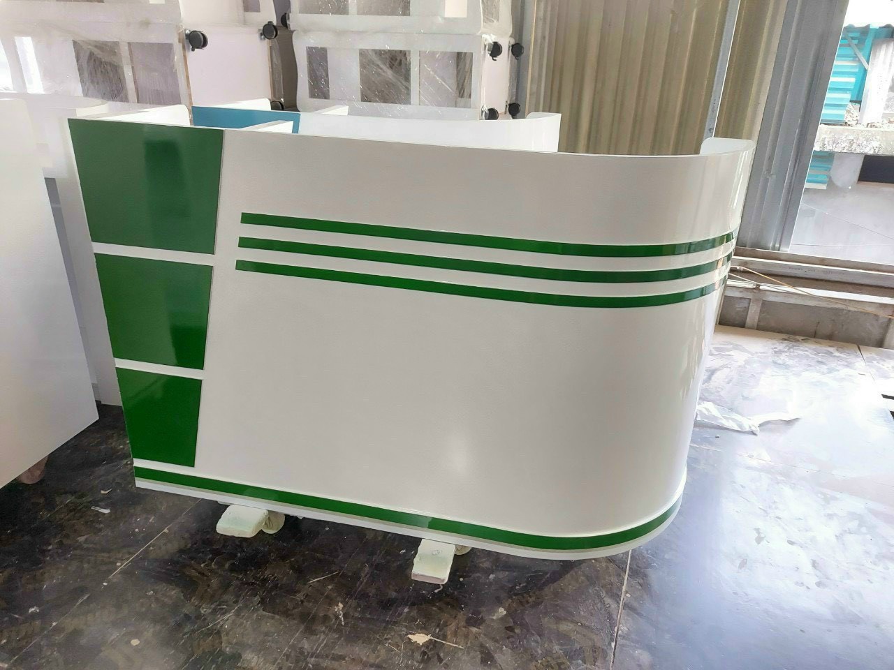 Quầy Thu Ngân Gỗ Sơn  Bo Tròn Ngang 1m4 Tại Hải Phòng.