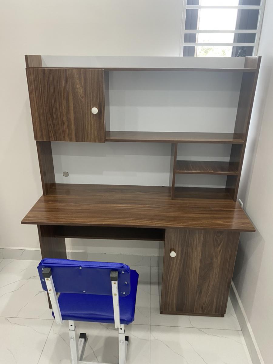 Bàn Học Sinh Gỗ Công Nghiệp Ngang 1M2 Có Cánh Hải Phòng.